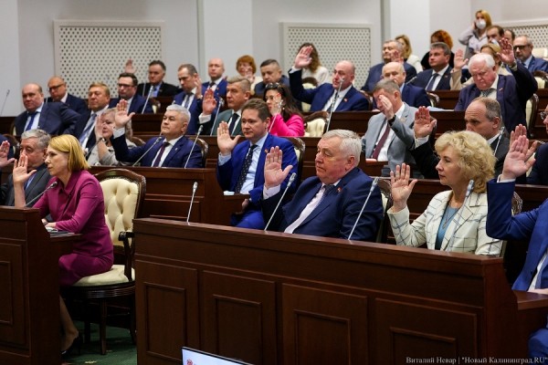 Карты, фотки, все дела: ежегодный отчет Антона Алиханова в фотографиях