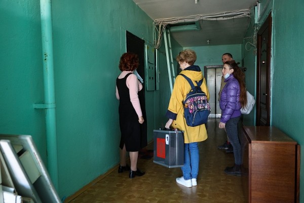 «На тот свет хочу»: как прошло выездное голосование в Калининграде «На тот свет хочу»: как прошло выездное голосование в Калининграде
