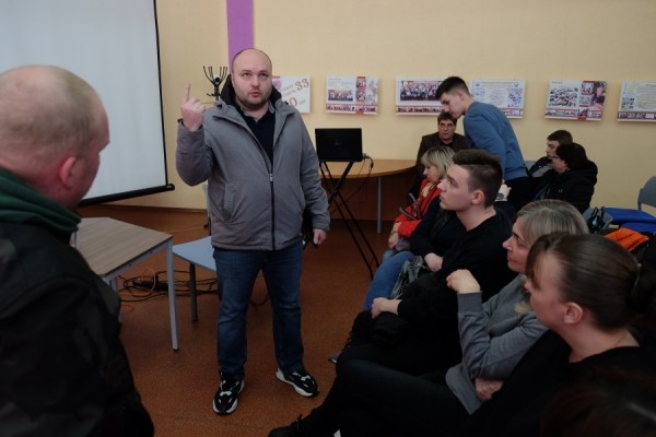 Жить нельзя, но можно: погорельцы с Артиллерийской узнали, что их дом не снесут и не расселят Жить нельзя, но можно: погорельцы с Артиллерийской узнали, что их дом не снесут и не расселят