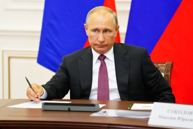 Путин по видеосвязи откроет фармацевтический завод в Калининградской области
Путин по видеосвязи откроет фармацевтический завод в Калининградской области
