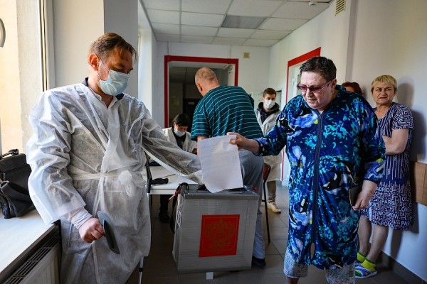 «На тот свет хочу»: как прошло выездное голосование в Калининграде «На тот свет хочу»: как прошло выездное голосование в Калининграде