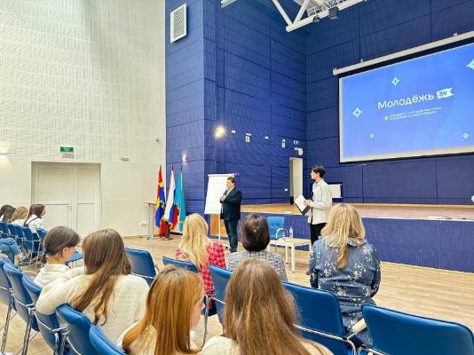 В школе № 58 состоялась встреча старшеклассников с сенатором Российской Федерации от Калининградской области