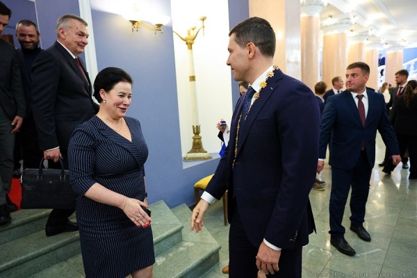 Оркестр, хор и караул: Антон Алиханов снова стал губернатором (фото)