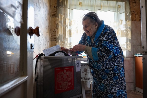 «На тот свет хочу»: как прошло выездное голосование в Калининграде «На тот свет хочу»: как прошло выездное голосование в Калининграде