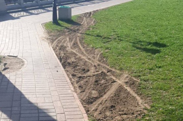 
						Власти Калининграда просят самокатчиков и велосипедистов не портить газоны на Верхнем озере											