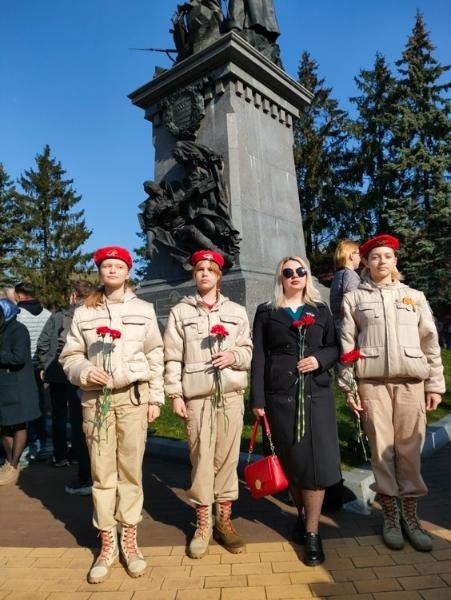 Обучающиеся города Калининграда приняли участие в мероприятиях, посвященных 78-й годовщине штурма города-крепости Кёнигсберг Обучающиеся города Калининграда приняли участие в мероприятиях, посвященных 78-й годовщине штурма города-крепости Кёнигсберг