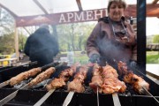 «Еда, флажки и мастер-классы»: на острове Канта открылась ярмарка со стритфудом и музыкой (фото)
«Еда, флажки и мастер-классы»: на острове Канта открылась ярмарка со стритфудом и музыкой (фото)
