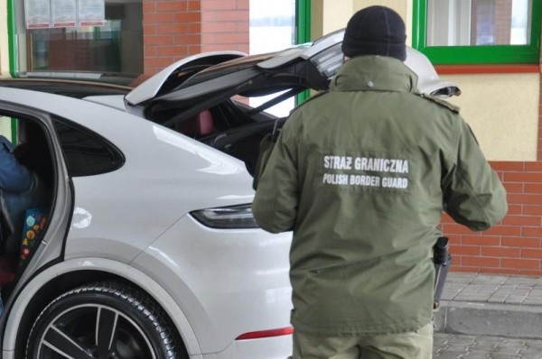 Уезжавший к семье в Испанию калининградец заявил о послаблении на границе Уезжавший к семье в Испанию калининградец заявил о послаблении на границе