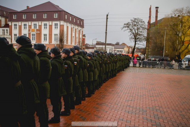 Калининградцев начнут обзванивать с предложением поступить на военную службу по контракту
Калининградцев начнут обзванивать с предложением поступить на военную службу по контракту