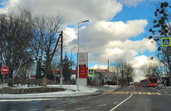 В Калининградской области объяснили причину подорожания бензина