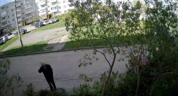 В Калининграде задержали гнавшегося за 13-летней девочкой В Калининграде задержали гнавшегося за 13-летней девочкой