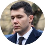 Алиханов поручил в ручном режиме переставлять грузы с паромов Ro-Ro на железную дорогу и сухогрузы