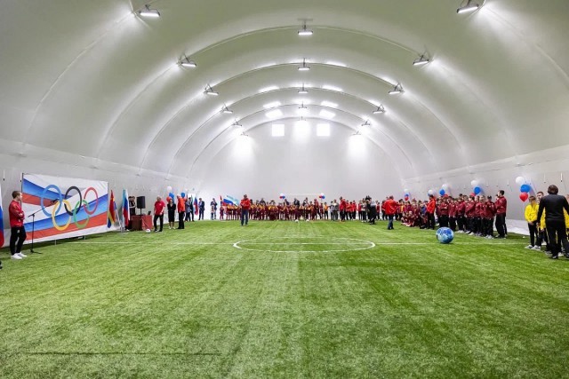 На стадионе «Пионер» в Калининграде открыли футбольный манеж
На стадионе «Пионер» в Калининграде открыли футбольный манеж