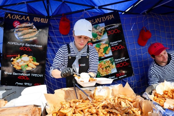 Селедка под сакурой: как прошел самый известный в России калининградский праздник (фото) Селедка под сакурой: как прошел самый известный в России калининградский праздник (фото)