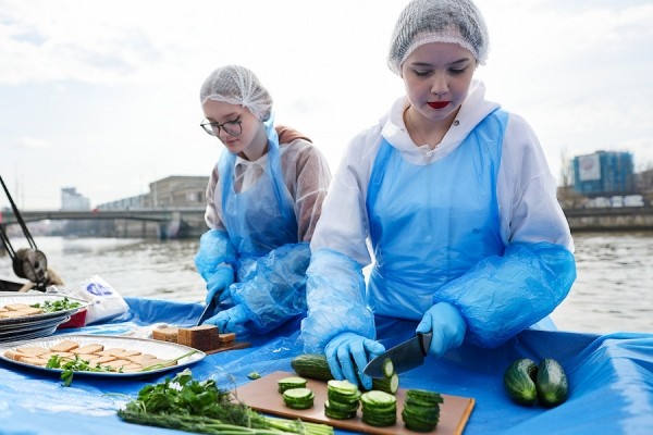 Селедка под сакурой: как прошел самый известный в России калининградский праздник (фото) Селедка под сакурой: как прошел самый известный в России калининградский праздник (фото)