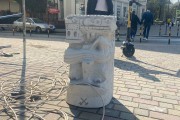 На проспекте Мира в Калининграде устанавливают горельефы в честь первых переселенцев (фото)
На проспекте Мира в Калининграде устанавливают горельефы в честь первых переселенцев (фото)