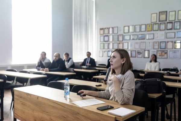 «Двое молчащих мужчин» «Двое молчащих мужчин»