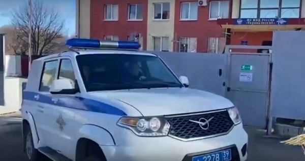 В Черняховске пьяная на «Хёндэ» укусила сотрудника ГИБДД В Черняховске пьяная на «Хёндэ» укусила сотрудника ГИБДД