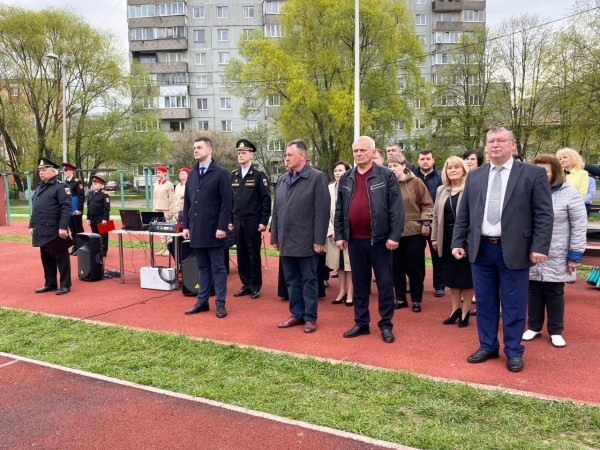 В школе № 38 дан старт пятидневным учебным сборам по основам военной службы с юношами 10-х классов В школе № 38 дан старт пятидневным учебным сборам по основам военной службы с юношами 10-х классов