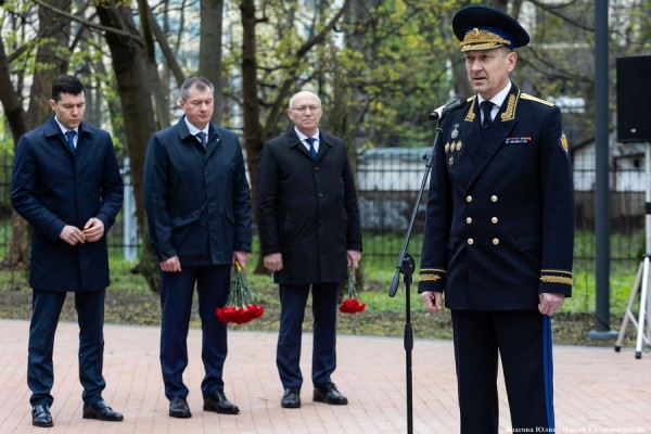 У здания областного правительства открыли памятник ФСБ (фото) У здания областного правительства открыли памятник ФСБ (фото)
