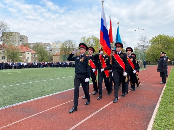 В школе № 38 дан старт пятидневным учебным сборам по основам военной службы с юношами 10-х классов В школе № 38 дан старт пятидневным учебным сборам по основам военной службы с юношами 10-х классов