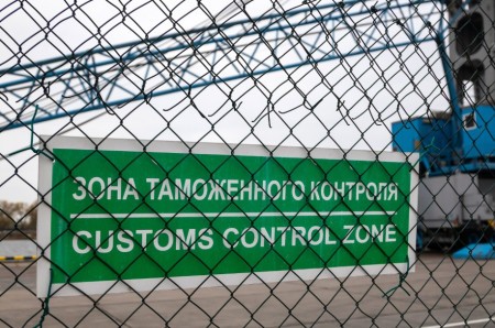 В областном правительстве утверждают, что курьерские службы снова принимают посылки