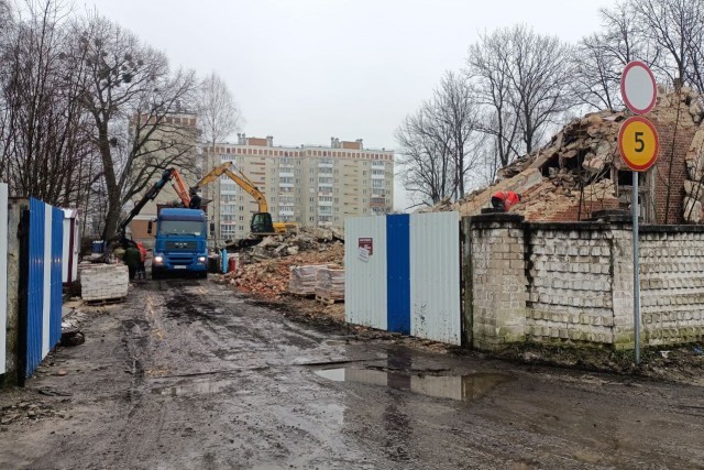 На месте бывшего военного городка на улице Артиллерийской появится девятиэтажный дом
На месте бывшего военного городка на улице Артиллерийской появится девятиэтажный дом