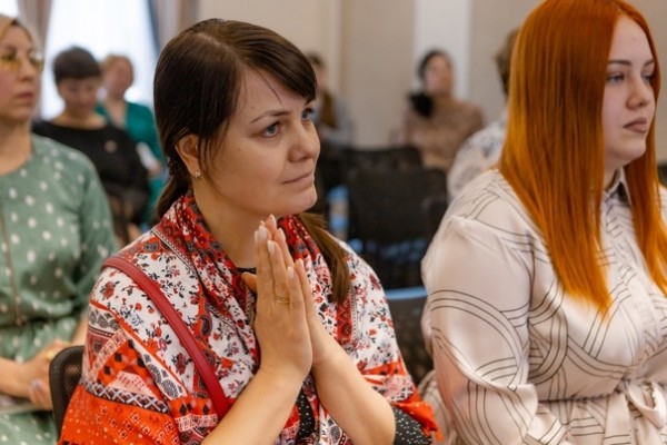 Советник директора по воспитанию и взаимодействию с детскими общественными объединениями школы № 4 стала победителем регионального этапа II Международного конкурса чтецов среди учителей и педагогов 