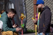 «Еда, флажки и мастер-классы»: на острове Канта открылась ярмарка со стритфудом и музыкой (фото)
«Еда, флажки и мастер-классы»: на острове Канта открылась ярмарка со стритфудом и музыкой (фото)