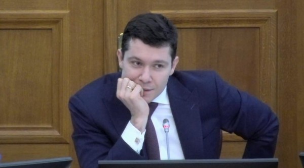 Алиханов упомянул о двух причинах плохой воды в Калининградской области Алиханов упомянул о двух причинах плохой воды в Калининградской области