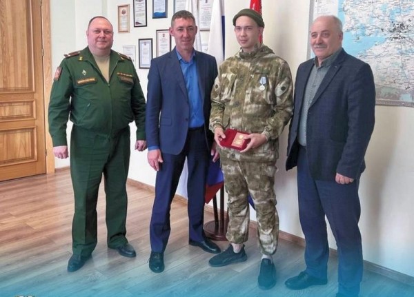 Жителю Полесска вручили медаль «За отвагу» за участие в СВО Жителю Полесска вручили медаль «За отвагу» за участие в СВО
