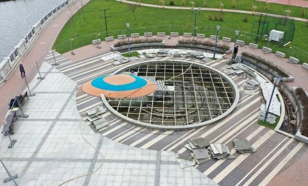 В Калининграде к открытию сезона начали ремонтировать фонтаны В Калининграде к открытию сезона начали ремонтировать фонтаны