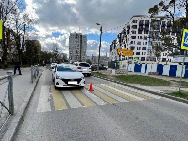 В Калининграде у школы №6 водитель сумел сбить школьницу на &laquo;зебре&raquo;
