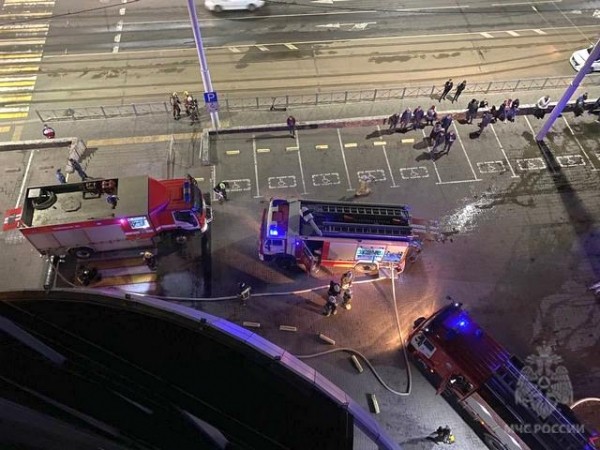 В Калининграде внезапно загорелся ТЦ «Виктория» В Калининграде внезапно загорелся ТЦ «Виктория»