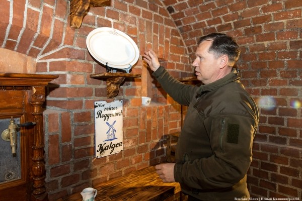 Началом был ящик в подвале: хозяин музея «Блокгауз» — о пиве, реставрации и путешествиях посуды Началом был ящик в подвале: хозяин музея «Блокгауз» — о пиве, реставрации и путешествиях посуды