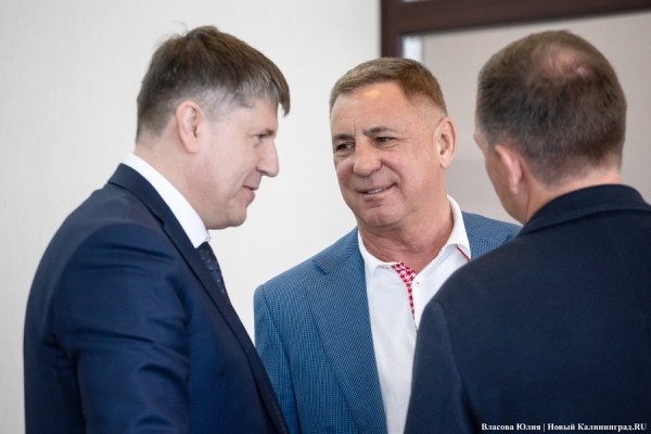 &laquo;Вытирая пот со лба&raquo;: как избирали нового главу Калининграда (фото)