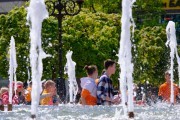 В Калининграде запустили городские фонтаны (фото)
В Калининграде запустили городские фонтаны (фото)