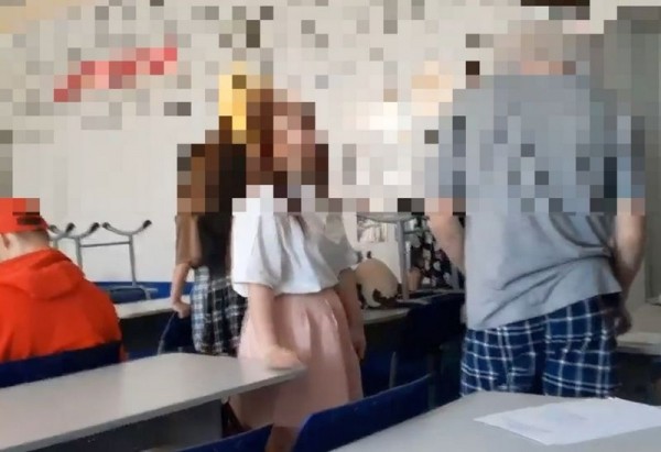 В школе в Светлом выпускников сравнили с «гастарбайтерами с рынка» В школе в Светлом выпускников сравнили с «гастарбайтерами с рынка»
