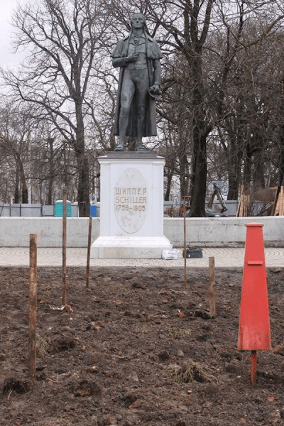 Похоронен у памятника Шиллеру: история фронтового фото, добравшегося до дома через 78 лет
