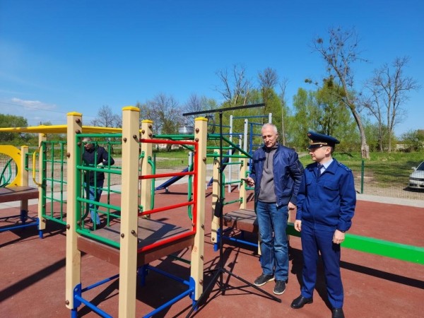 Прокуратура выявила нарушения на спортивной площадке спустя 2 недели после критики губернатора Прокуратура выявила нарушения на спортивной площадке спустя 2 недели после критики губернатора