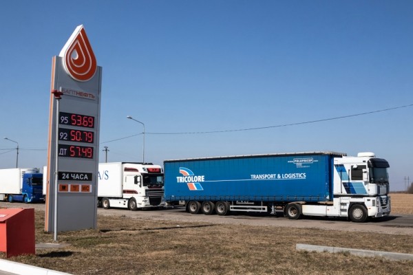 Калининградские перевозчики пообещали заплатить 1 млрд руб. за свою «растаможку» Калининградские перевозчики пообещали заплатить 1 млрд руб. за свою «растаможку»