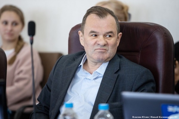 &laquo;Вытирая пот со лба&raquo;: как избирали нового главу Калининграда (фото)