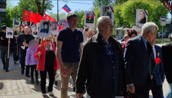 В Черняховске &laquo;Бессмертный полк&raquo; прошёл с фото погибших на СВО