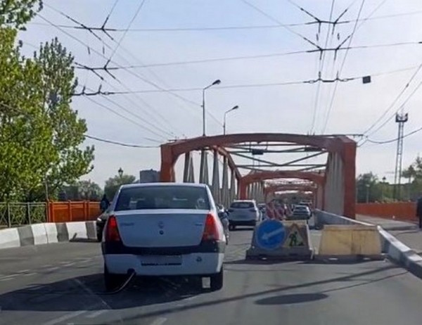 «Выкопали яму и ушли»: в Калининграде создали пробки на Киевской «Выкопали яму и ушли»: в Калининграде создали пробки на Киевской