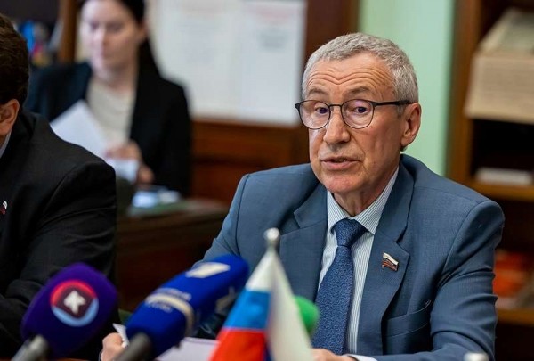 Сенаторы обсудили в Калининграде его защиту Сенаторы обсудили в Калининграде его защиту