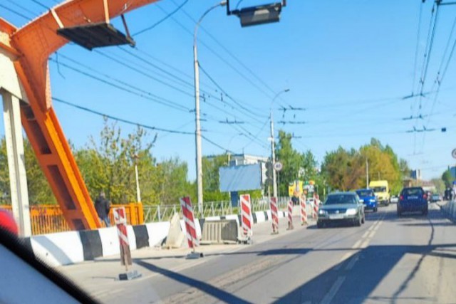 
						Калининградцы жалуются на отсутствие рабочих, ремонтирующих мост на Киевской			Избранное								