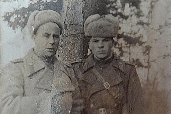 Похоронен у памятника Шиллеру: история фронтового фото, добравшегося до дома через 78 лет
