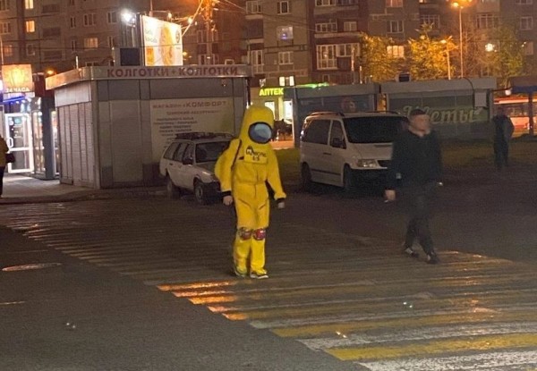 В Калининград вернулись люди в скафандрах В Калининград вернулись люди в скафандрах