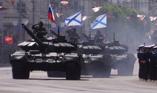 Где можно посмотреть военный парад в Калининграде