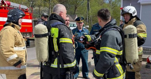 Пожарные спасли Лесной от новых взрывов горящего «Гудвина» Пожарные спасли Лесной от новых взрывов горящего «Гудвина»